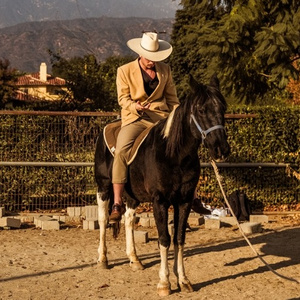 女王捏蛋调教cbt
